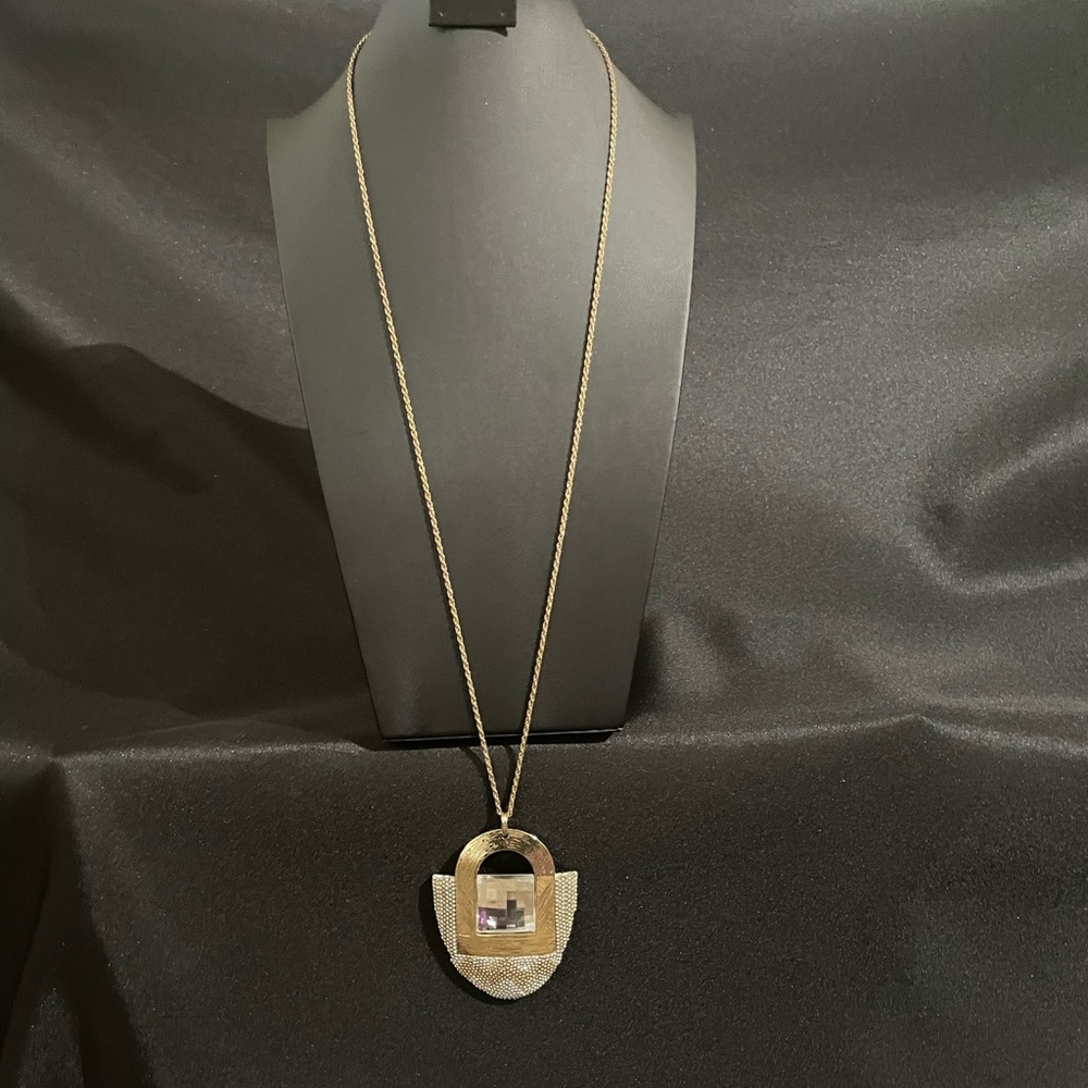 Brand new Gold and White Pendant Necklace